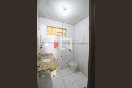 Casa à venda com 370m², 6 quartos e 2 vagasBanheiro Social da casa principal
