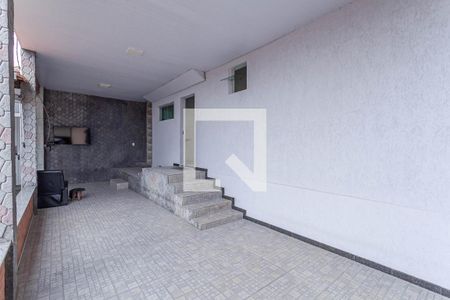 Casa à venda com 300m², 4 quartos e 4 vagas Casa à venda com 300m², 4 quartos e 4 vagasVaranda