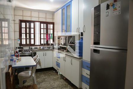 Casa à venda com 225m², 5 quartos e 2 vagas Casa à venda com 225m², 5 quartos e 2 vagasCozinhha