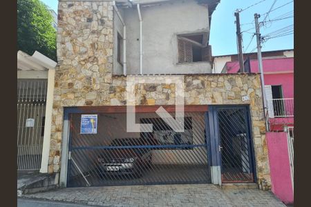 Casa à venda com 225m², 5 quartos e 2 vagas Casa à venda com 225m², 5 quartos e 2 vagasFachada