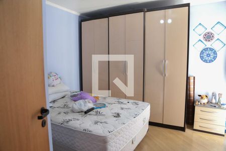 Casa à venda com 225m², 5 quartos e 2 vagas Casa à venda com 225m², 5 quartos e 2 vagasQuarto
