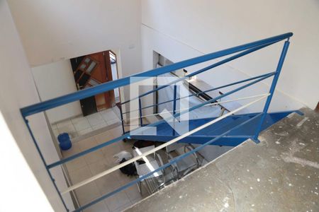 Casa à venda com 225m², 5 quartos e 2 vagas Casa à venda com 225m², 5 quartos e 2 vagasHall Quartos