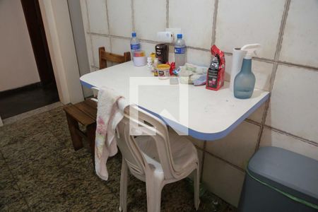 Casa à venda com 225m², 5 quartos e 2 vagas Casa à venda com 225m², 5 quartos e 2 vagasCozinhha