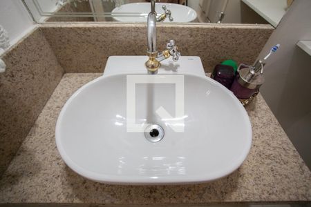 Casa à venda com 342m², 5 quartos e 4 vagasBanheiro da Suíte 1