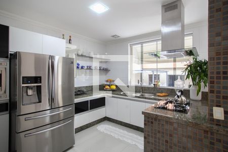 Casa à venda com 342m², 5 quartos e 4 vagasCozinha