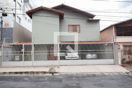 Casa à venda com 342m², 5 quartos e 4 vagasFachada