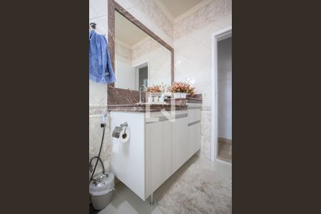 Casa à venda com 342m², 5 quartos e 4 vagasBanheiro Social