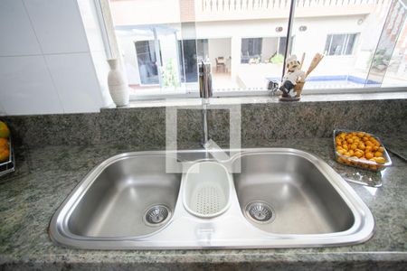 Casa à venda com 342m², 5 quartos e 4 vagasCozinha