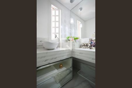 Casa à venda com 342m², 5 quartos e 4 vagasBanheiro da Suíte 2