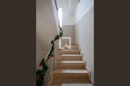 Casa à venda com 342m², 5 quartos e 4 vagasEscada