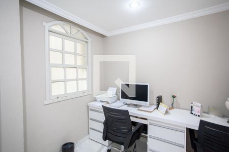 Casa à venda com 342m², 5 quartos e 4 vagasEscritório