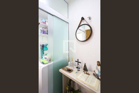 Apartamento à venda com 68m², 2 quartos e 1 vaga Apartamento à venda com 68m², 2 quartos e 1 vagaHall