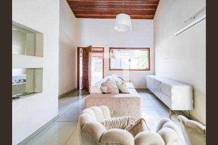 Sala de casa para alugar com 4 quartos, 140m² em Loteamento Villa Branca, Jacareí