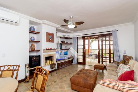 Apartamento à venda com 226m², 3 quartos e 2 vagas Apartamento à venda com 226m², 3 quartos e 2 vagasSala de TV - Andar Superior