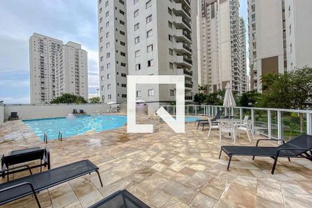 Apartamento à venda com 226m², 3 quartos e 2 vagas Apartamento à venda com 226m², 3 quartos e 2 vagasPiscina