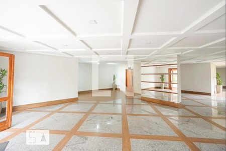 Apartamento à venda com 226m², 3 quartos e 2 vagas Apartamento à venda com 226m², 3 quartos e 2 vagasHall social