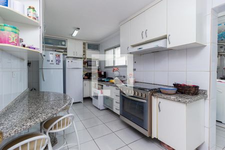 Apartamento à venda com 226m², 3 quartos e 2 vagas Apartamento à venda com 226m², 3 quartos e 2 vagasCozinha