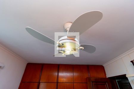 Apartamento à venda com 226m², 3 quartos e 2 vagas Apartamento à venda com 226m², 3 quartos e 2 vagasDetalhe - Suíte