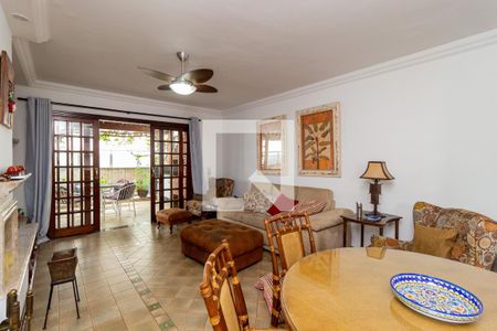 Apartamento à venda com 226m², 3 quartos e 2 vagas Apartamento à venda com 226m², 3 quartos e 2 vagasSala de TV - Andar Superior