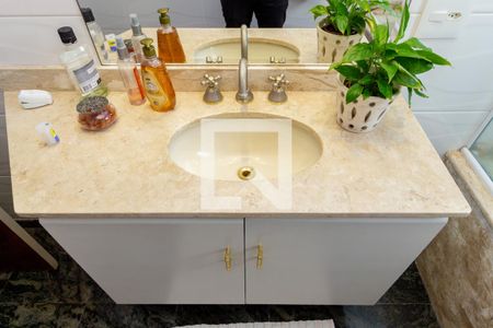 Apartamento à venda com 226m², 3 quartos e 2 vagas Apartamento à venda com 226m², 3 quartos e 2 vagasDetalhe Banheiro - Andar Superior