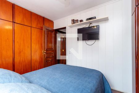 Apartamento à venda com 226m², 3 quartos e 2 vagas Apartamento à venda com 226m², 3 quartos e 2 vagasQuarto 3 - Suíte