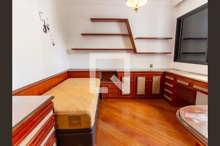 Apartamento à venda com 260m², 4 quartos e 4 vagas Apartamento à venda com 260m², 4 quartos e 4 vagasSuíte 2