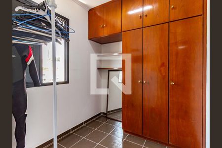Apartamento à venda com 260m², 4 quartos e 4 vagas Apartamento à venda com 260m², 4 quartos e 4 vagasQuarto de Serviço