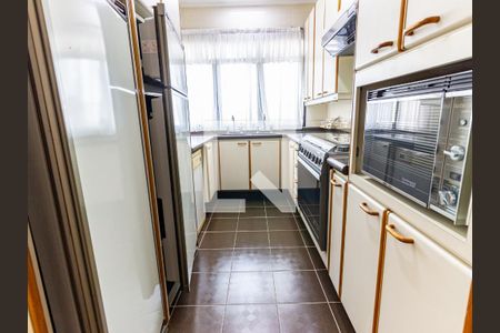 Apartamento à venda com 260m², 4 quartos e 4 vagas Apartamento à venda com 260m², 4 quartos e 4 vagasCozinha