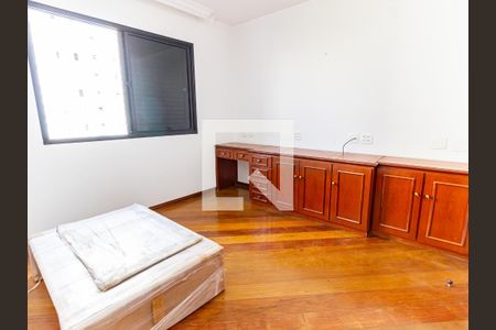 Apartamento à venda com 260m², 4 quartos e 4 vagas Apartamento à venda com 260m², 4 quartos e 4 vagasQuarto
