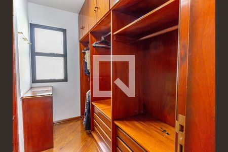 Apartamento à venda com 260m², 4 quartos e 4 vagas Apartamento à venda com 260m², 4 quartos e 4 vagasSuíte Master - Closet
