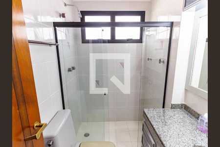 Apartamento à venda com 260m², 4 quartos e 4 vagas Apartamento à venda com 260m², 4 quartos e 4 vagasBanheiro da Suíte 1