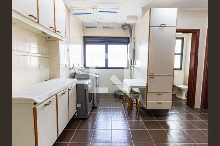 Apartamento à venda com 260m², 4 quartos e 4 vagas Apartamento à venda com 260m², 4 quartos e 4 vagasÁrea de Serviço