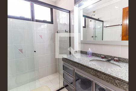 Apartamento à venda com 260m², 4 quartos e 4 vagas Apartamento à venda com 260m², 4 quartos e 4 vagasBanheiro da Suíte 1