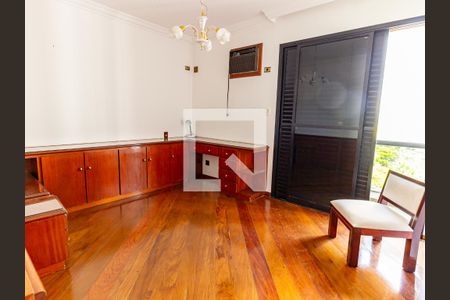 Apartamento à venda com 260m², 4 quartos e 4 vagas Apartamento à venda com 260m², 4 quartos e 4 vagasSuíte Master