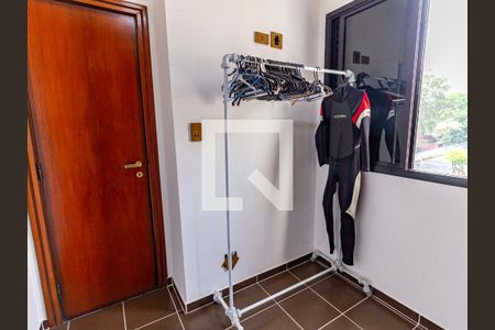 Apartamento à venda com 260m², 4 quartos e 4 vagas Apartamento à venda com 260m², 4 quartos e 4 vagasQuarto de Serviço