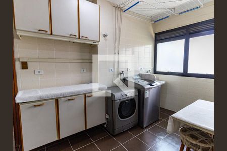 Apartamento à venda com 260m², 4 quartos e 4 vagas Apartamento à venda com 260m², 4 quartos e 4 vagasÁrea de Serviço