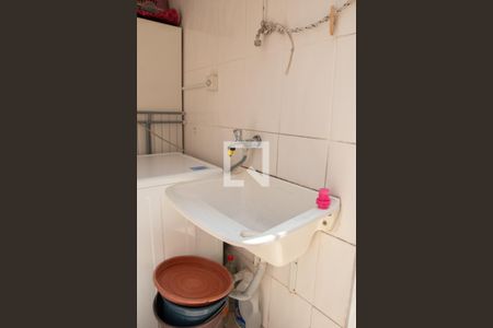 Casa de condomínio à venda com 74m², 2 quartos e 1 vagaÁrea de Serviço