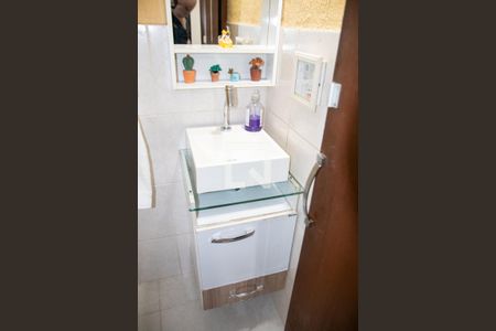 Casa de condomínio à venda com 74m², 2 quartos e 1 vagaBanheiro 3