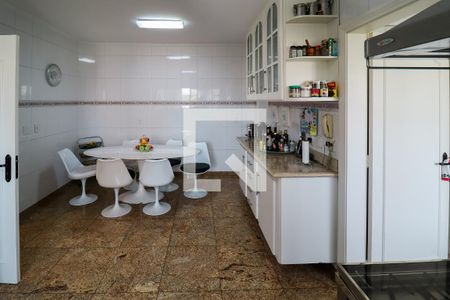 Apartamento à venda com 250m², 4 quartos e 6 vagasCozinha