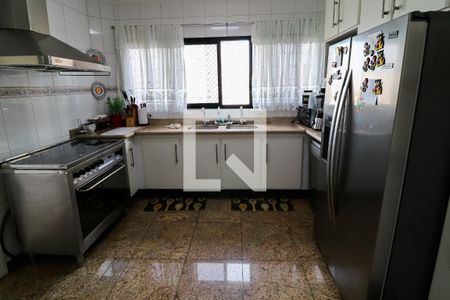 Apartamento à venda com 250m², 4 quartos e 6 vagasCozinha