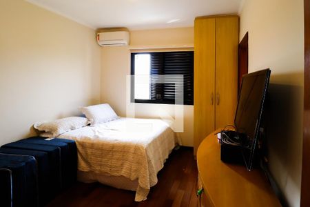 Apartamento à venda com 250m², 4 quartos e 6 vagasSuíte 2