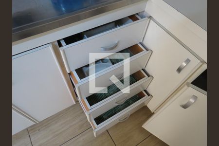 Casa à venda com 280m², 5 quartos e 4 vagasCozinha 