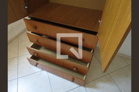 Casa à venda com 280m², 5 quartos e 4 vagasQuarto 1 - Gavetas