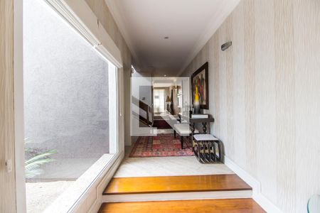 Casa de condomínio à venda com 530m², 4 quartos e 6 vagas Casa de condomínio à venda com 530m², 4 quartos e 6 vagasEntrada