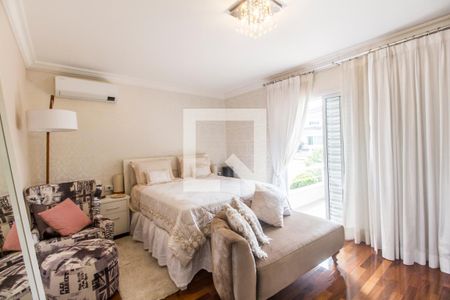 Casa de condomínio à venda com 530m², 4 quartos e 6 vagas Casa de condomínio à venda com 530m², 4 quartos e 6 vagasSuíte 3