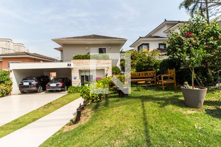 Casa de condomínio à venda com 530m², 4 quartos e 6 vagas Casa de condomínio à venda com 530m², 4 quartos e 6 vagasGaragem