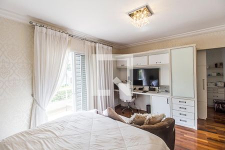 Casa de condomínio à venda com 530m², 4 quartos e 6 vagas Casa de condomínio à venda com 530m², 4 quartos e 6 vagasSuíte 3