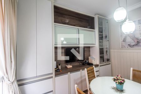 Casa de condomínio à venda com 530m², 4 quartos e 6 vagas Casa de condomínio à venda com 530m², 4 quartos e 6 vagasSala de Jantar