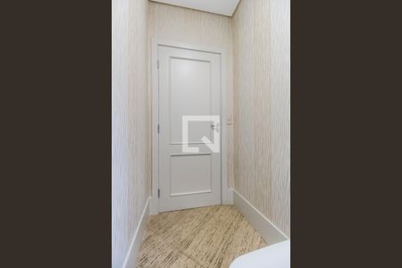 Casa de condomínio à venda com 530m², 4 quartos e 6 vagas Casa de condomínio à venda com 530m², 4 quartos e 6 vagasLavabo