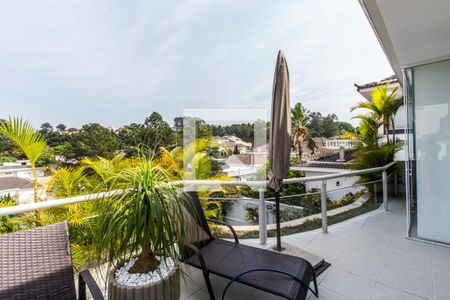 Casa de condomínio à venda com 530m², 4 quartos e 6 vagas Casa de condomínio à venda com 530m², 4 quartos e 6 vagasVaranda